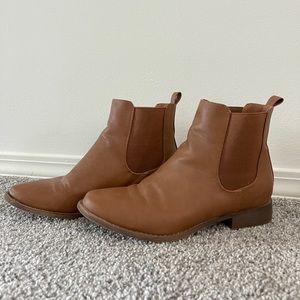 Spurr Faux leather tan ankle boots Size 7 | 38